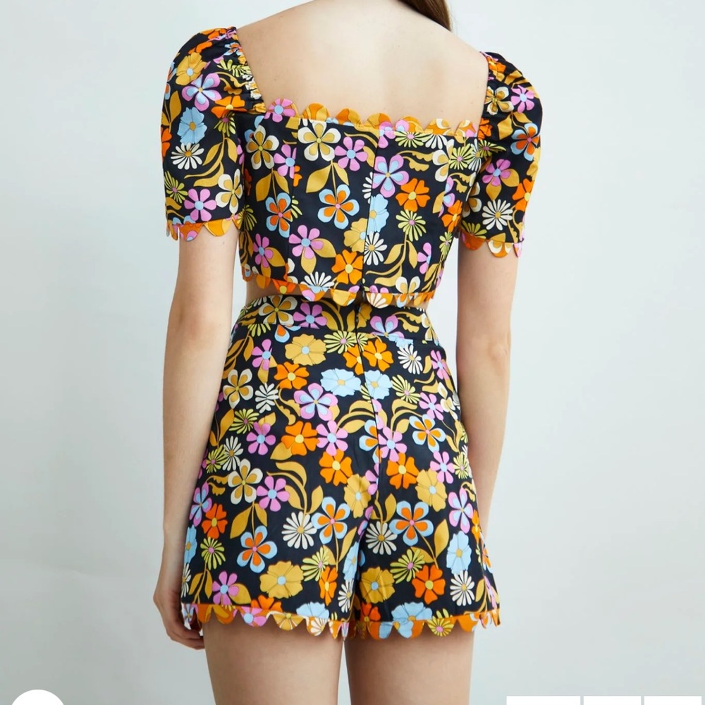 Glamorous Collection Urban Outfitter Set - Picture 5 of 5